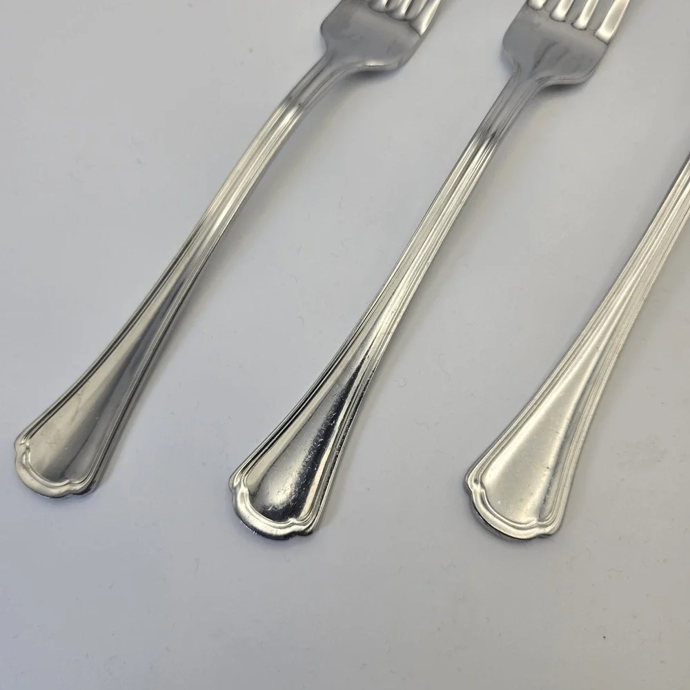 Reed & Barton Clovelly Stainless‎ Steel Dinner Forks Set of 3 Flatware 8